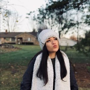 Meet your Posher, Genoveva